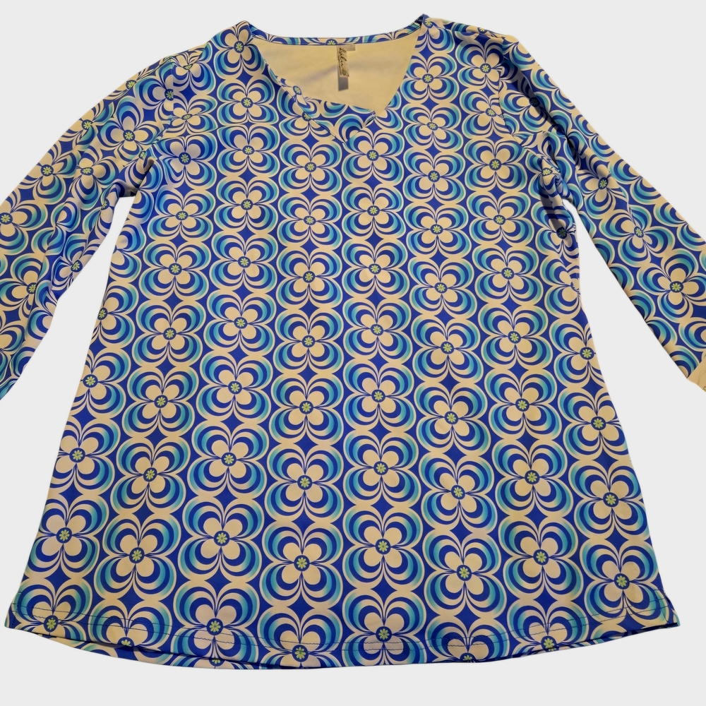 Lulu B Floral Patterned Blue and White Women's Top